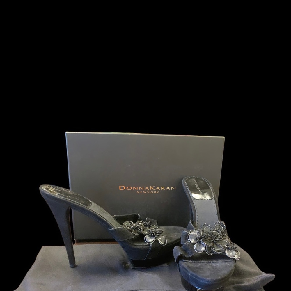 Donna Karan Size 9 Heel New in the Box